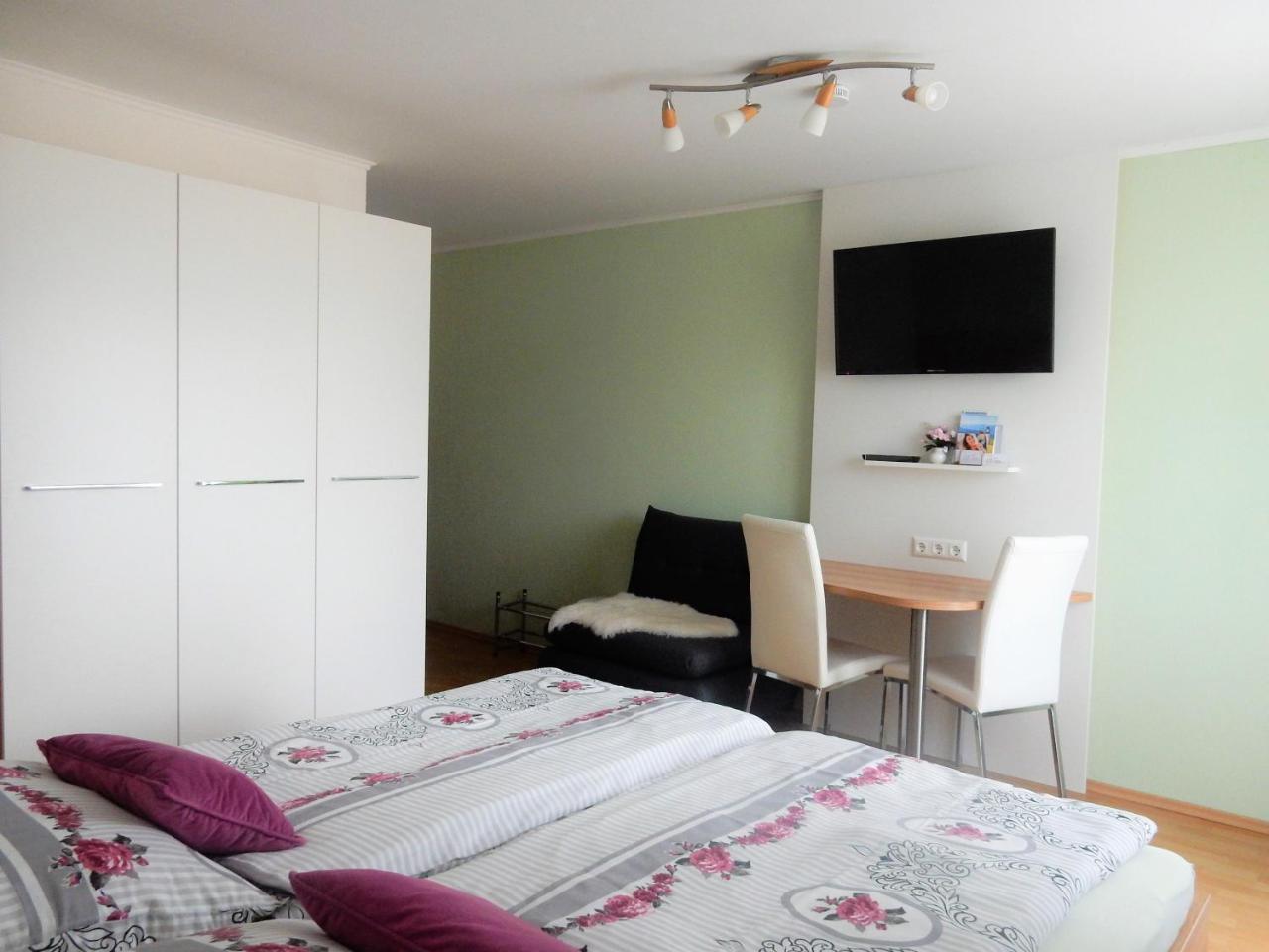 Fruehstueckspension Lach Bed & Breakfast Eberndorf Екстериор снимка