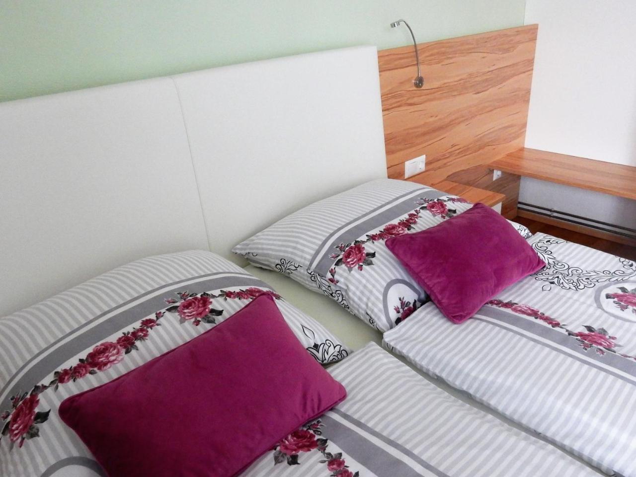 Fruehstueckspension Lach Bed & Breakfast Eberndorf Екстериор снимка